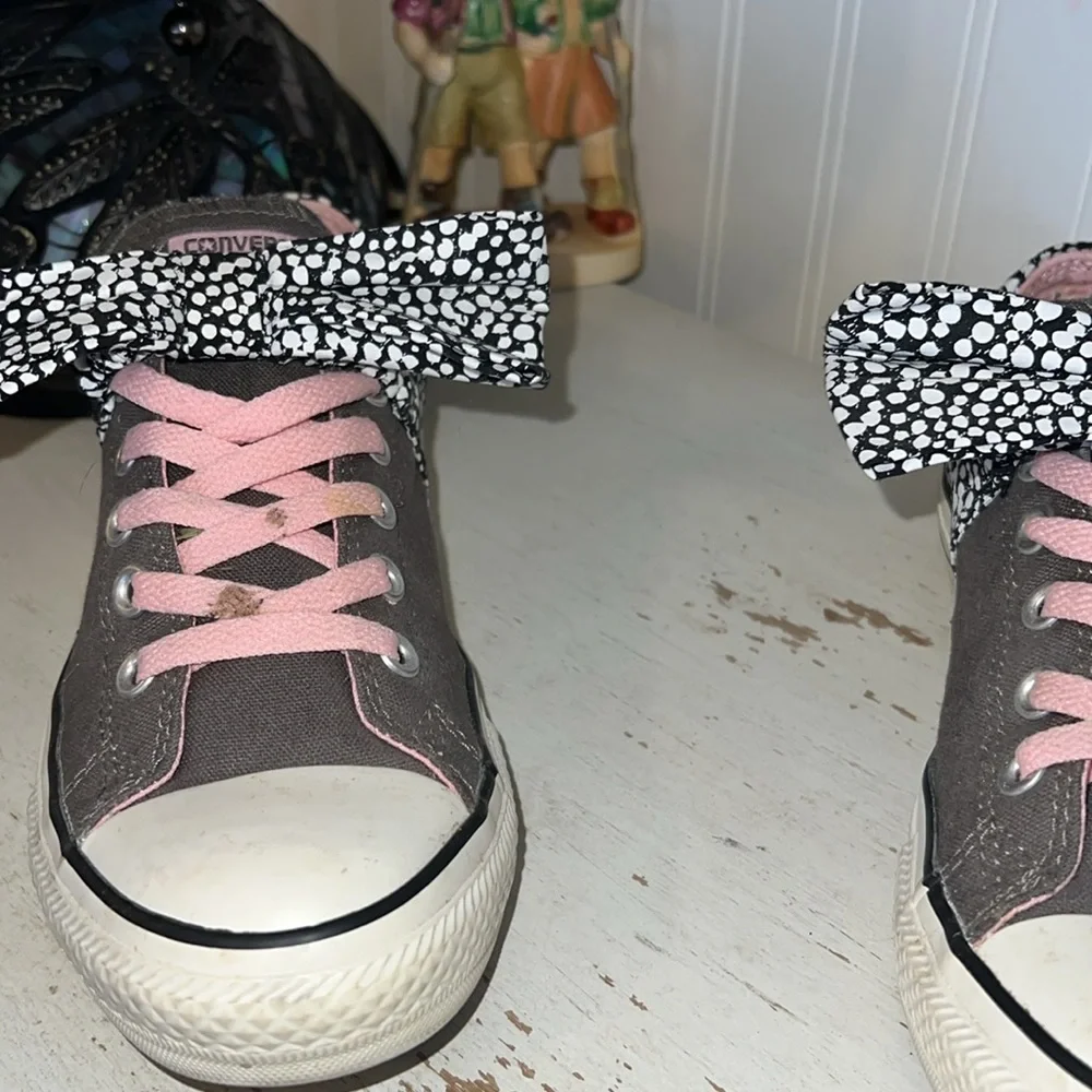 Converse bow sneakers size 9